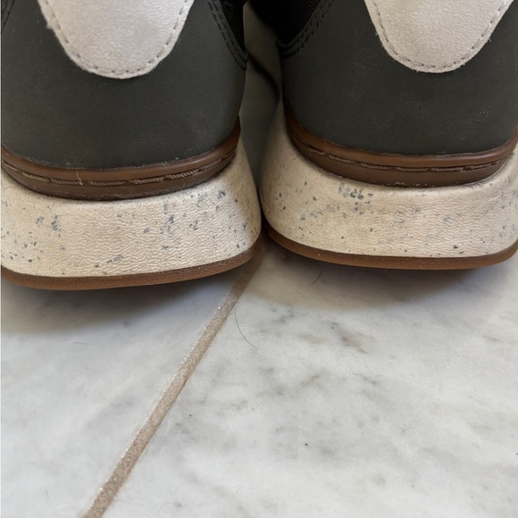 Ugg ReTrainer Women’s Forest Night Sneaker Size 8.5 Athleisure Travelcore - Picture 5 of 7